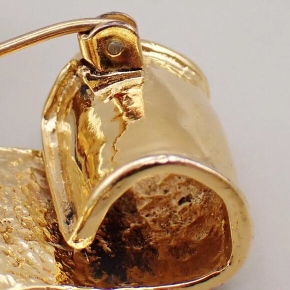 CHANEL CC Logo Cross Pin Brooch 94P Gold France Vintage - Picture 5 of 6